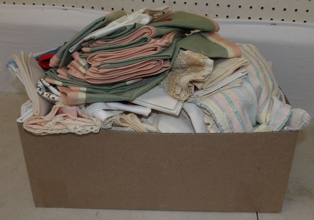 Lot of Linens: Lot of Linens . ALL DESCRIPTIONS AND ANY CONDITION STATEMENT GIVEN BY LANGSTON AUCTION GALLERY ARE STRICTLY OPINIONS AND LANGSTON'S SHALL HAVE NO RESPONSIBILITY FOR ERRORS OR OMISSIONS. THE ABSENCE OF