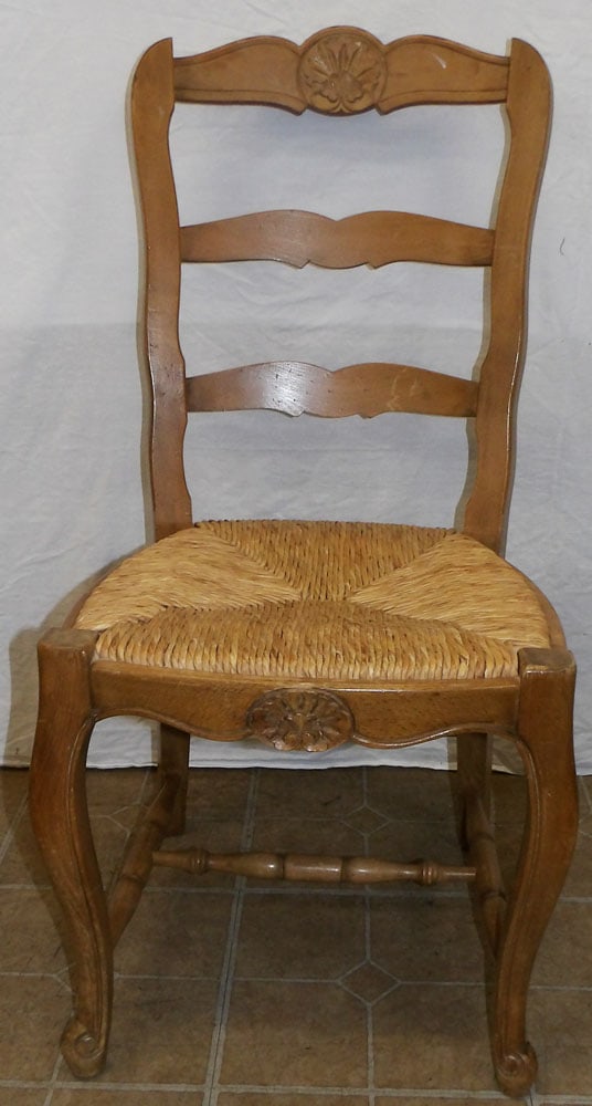 Carved Elm Wood Side Chair: Carved Elm Wood Side Chair . 37" H ALL DESCRIPTIONS AND ANY CONDITION STATEMENT GIVEN BY LANGSTON AUCTION GALLERY ARE STRICTLY OPINIONS AND LANGSTON'S SHALL HAVE NO RESPONSIBILITY FOR ERRORS OR OMISSI