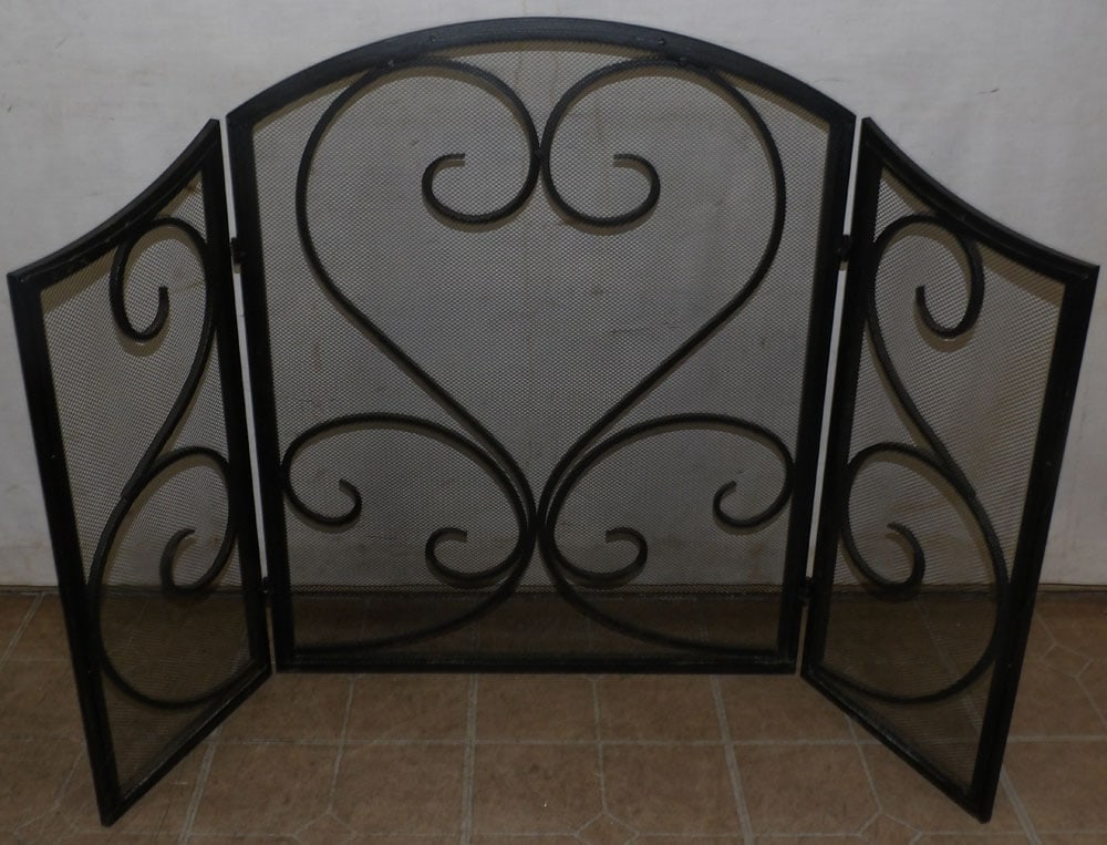 Metal & Mesh Fire Screen (1 of 6)