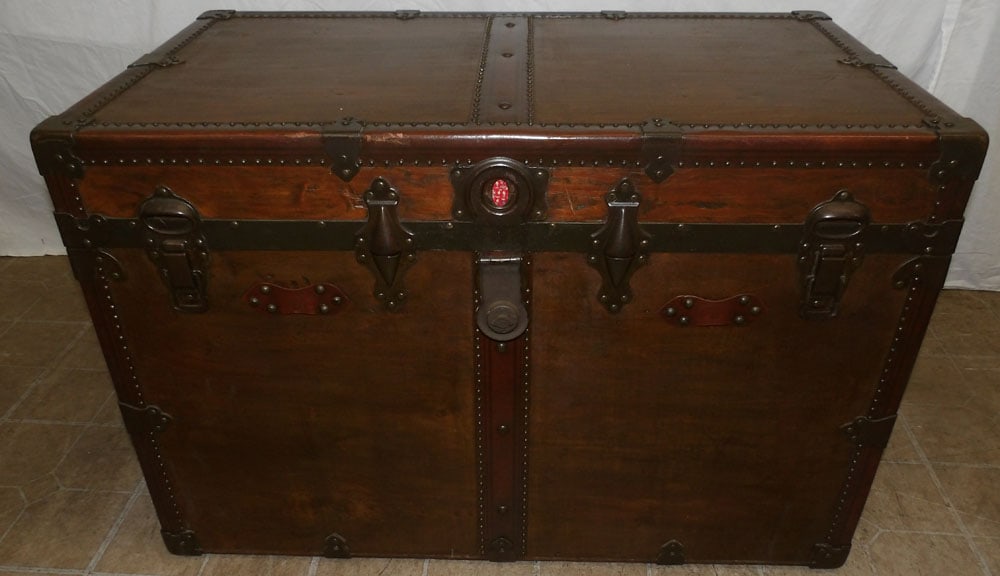 Antique Flat Top Trunk (1 of 6)