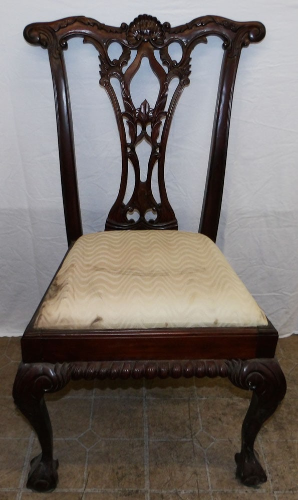 Carved Mahogany Side Chair: Carved Mahogany Side Chair. 42" H ALL DESCRIPTIONS AND ANY CONDITION STATEMENT GIVEN BY LANGSTON AUCTION GALLERY ARE STRICTLY OPINIONS AND LANGSTON'S SHALL HAVE NO RESPONSIBILITY FOR ERRORS OR OMISSIO