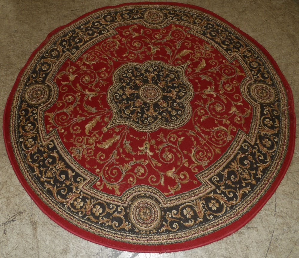 5' 7" Round Machine Made Rug (1 of 4)