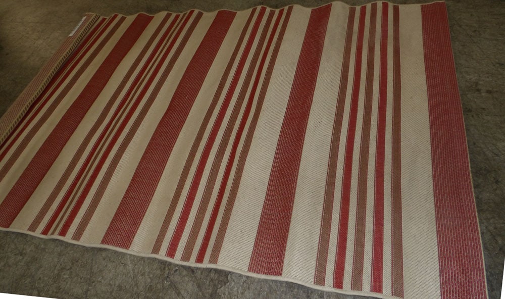 4' 10" x 7' 11" Machine Made Rug (1 of 4)