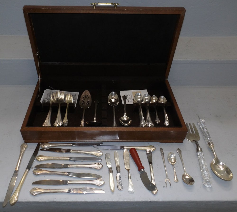 Cherry Flatware Box with Contents (1 of 5)