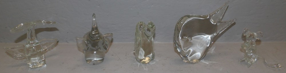 Lot of Glass Paperweights: Lot of Glass Paperweights . ALL DESCRIPTIONS AND ANY CONDITION STATEMENT GIVEN BY LANGSTON AUCTION GALLERY ARE STRICTLY OPINIONS AND LANGSTON'S SHALL HAVE NO RESPONSIBILITY FOR ERRORS OR OMISSIONS. TH