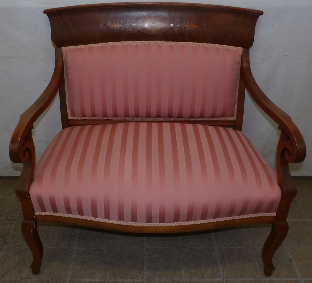Antique Mahogany Loveseat with Mother of Pearl Inlay: Antique Mahogany Loveseat with Mother of Pearl Inlay . 36 1/2" W 36 1/2" H ALL DESCRIPTIONS AND ANY CONDITION STATEMENT GIVEN BY LANGSTON AUCTION GALLERY ARE STRICTLY OPINIONS AND LANGSTON'S SHALL HAV