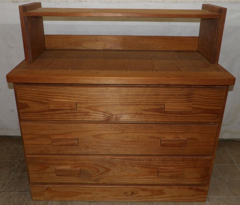 Pine Three Drawer Chest (1 of 5)