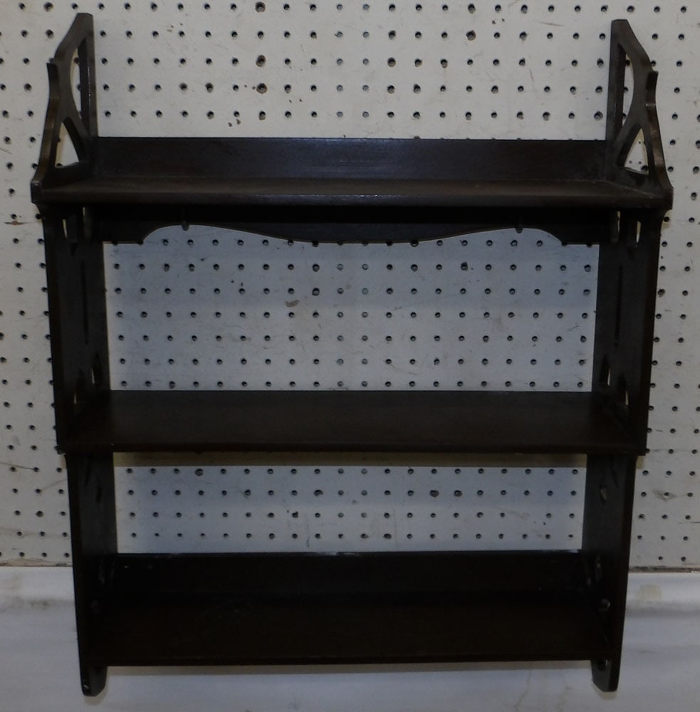 Mahogany Hanging Shelf: Mahogany Hanging Shelf . 20 1/2" x 26 ALL DESCRIPTIONS AND ANY CONDITION STATEMENT GIVEN BY LANGSTON AUCTION GALLERY ARE STRICTLY OPINIONS AND LANGSTON'S SHALL HAVE NO RESPONSIBILITY FOR ERRORS OR OMI