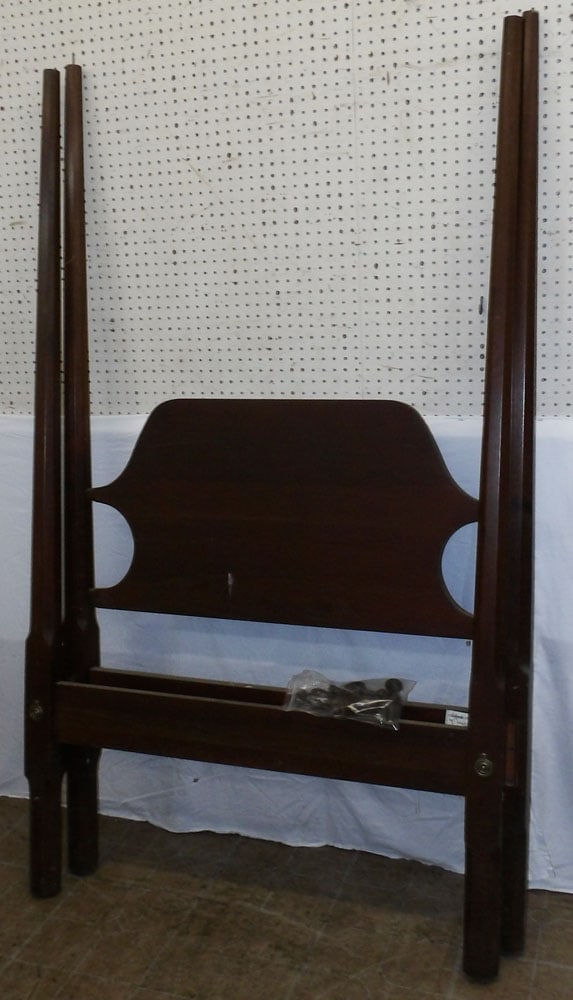 Mahogany Pencil Post Single Bed, (No Rails) (1 of 3)