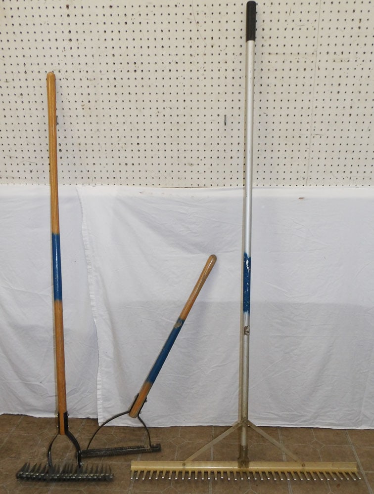 Lot of Hand Tools: Lot of Hand Tools . Up to 67" L ALL DESCRIPTIONS AND ANY CONDITION STATEMENT GIVEN BY LANGSTON AUCTION GALLERY ARE STRICTLY OPINIONS AND LANGSTON'S SHALL HAVE NO RESPONSIBILITY FOR ERRORS OR OMISSIONS