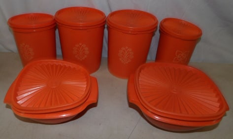 lot of vintage Tupperware