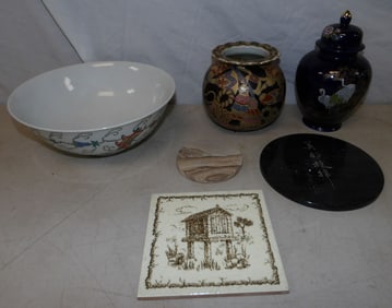 lot of oriental porcelain items