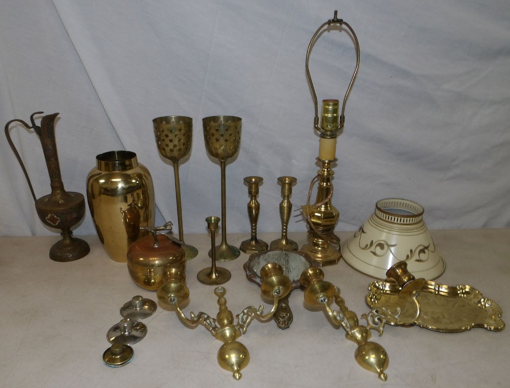 lot of brass items: lot of brass items . "ALL DESCRIPTIONS AND ANY CONDITION STATEMENT GIVEN BY LANGSTON AUCTION GALLERY ARE STRICTLY OPINIONS AND LANGSTON'S SHALL HAVE NO RESPONSIBILITY FOR ERRORS OR OMISSIONS. THE ABSE