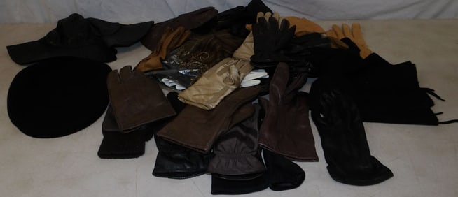 lot of leather mens and ladies gloves