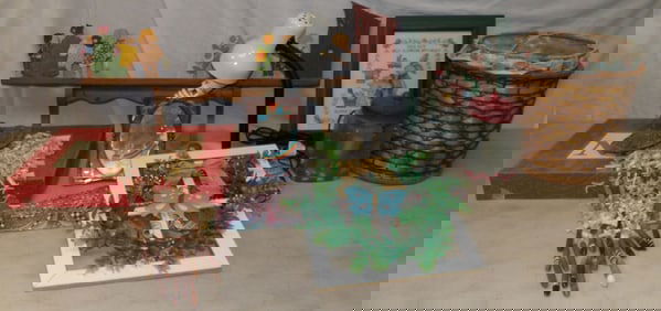 lot of decorative items