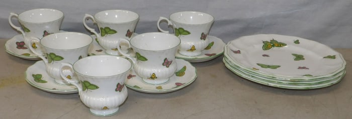 lot of Staffordshire porcelain cups and saucers and plates