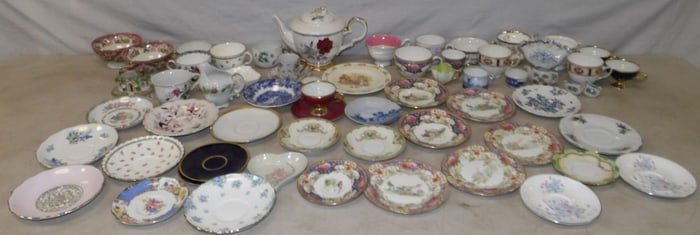 lot of porcelain items