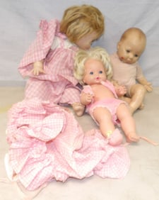 lot of vintage dolls