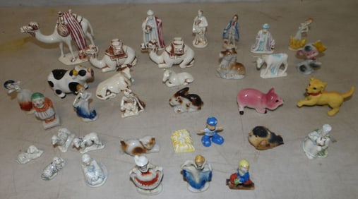 lot of porcelain figurines