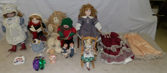 lot of dolls, dolls dress and furniture