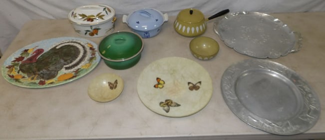 lot of porcelain aluminum and enamel items