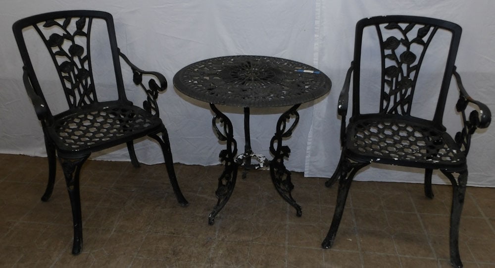 3 pieces of painted metal outdoor table and chairs (1 of 3)