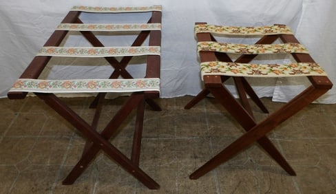 2 luggage racks