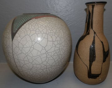 2 pieces of pottery