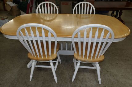 5 piece maple dining set with one extra leaf