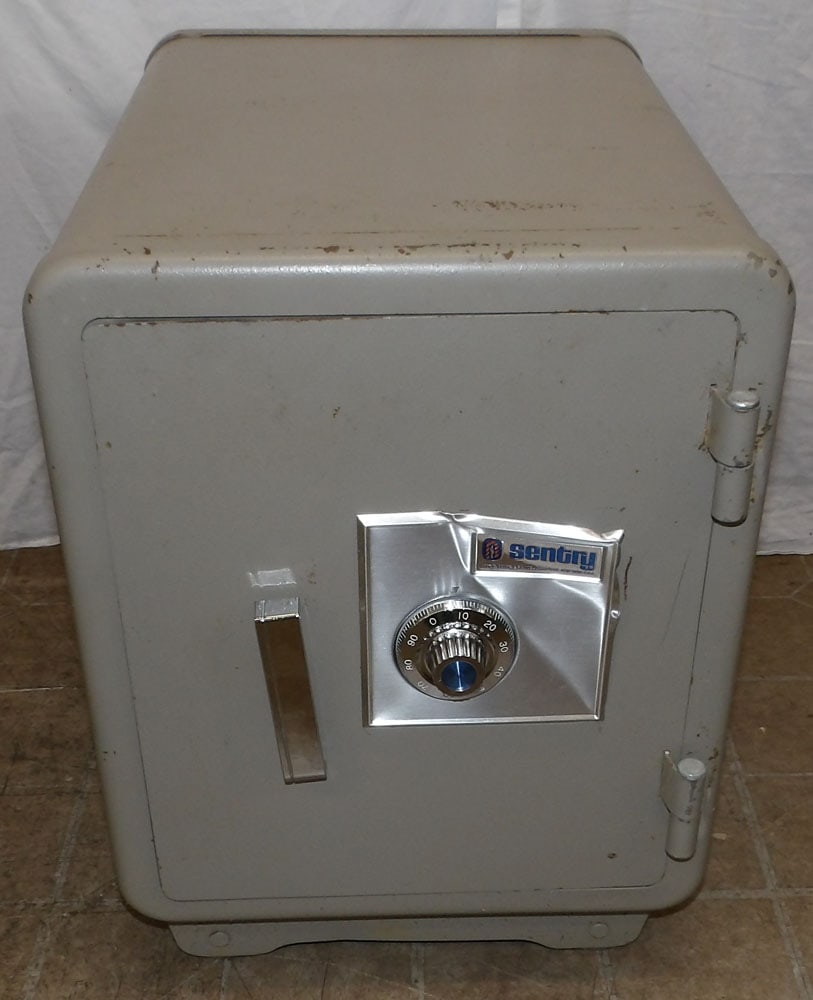 Sentry Painted Metal Safe, (Has Combination) (1 of 6)