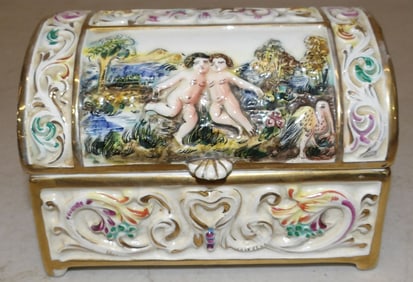 Hand Painted Porcelain Capodimonte Dresser Box