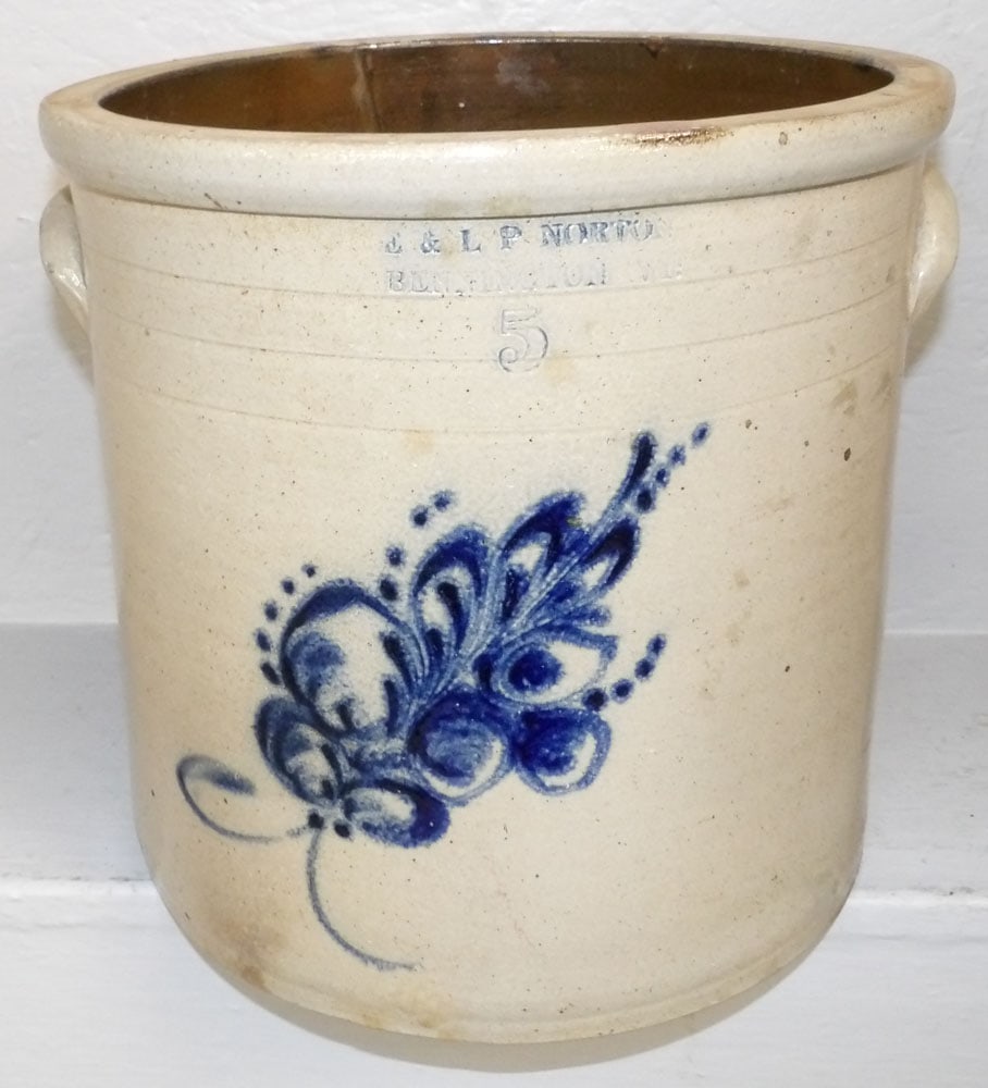 Antique Five Gallon Stoneware Crock (E & LP Norton, Bennington, VT) (1 of 5)