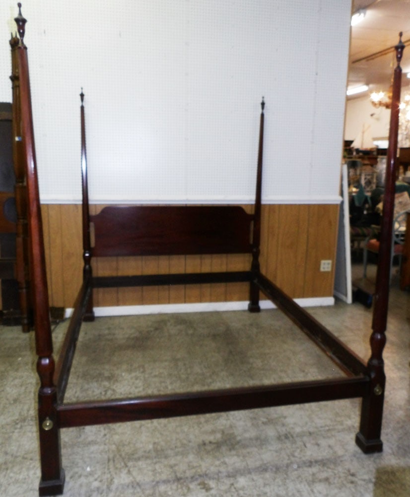 Mahogany Pencil Post Queen Size Bed (1 of 5)