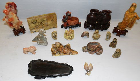 18 Chinese carved soapstone vases and figurines