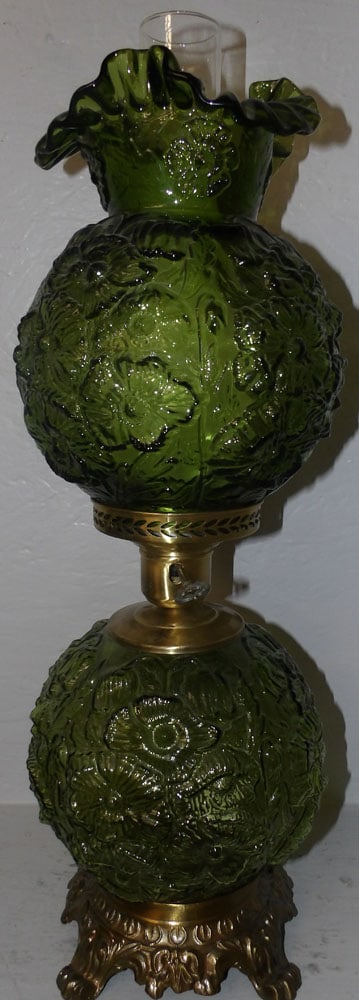 green Fenton Poppy Gone with the Wind lamp (1 of 5)