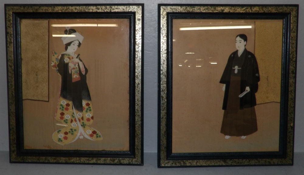 pair of framed watercolors on silk of Oriental ladies signed with character marks (1 of 5)