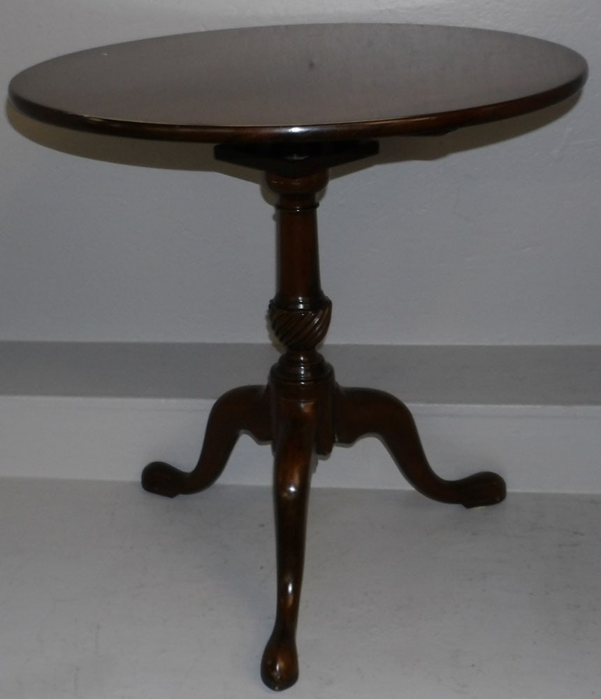 mahogany tilt top table with bird cage by Kittinger: mahogany tilt top table with bird cage by Kittinger. 28 1/4" Dia. 28" H "ALL DESCRIPTIONS AND ANY CONDITION STATEMENT GIVEN BY LANGSTON AUCTION GALLERY ARE STRICTLY OPINIONS AND LANGSTON'S SHALL HAVE