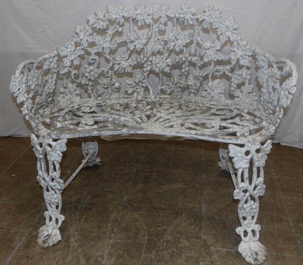 painted cast aluminum yard bench (1 of 3)