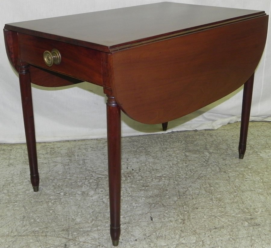 Sheraton pembroke table.: Sheraton pembroke table.