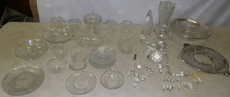 Lot of Glass Items : Lot of Glass Items . Up to 3" H 12" W 12" D ALL DESCRIPTIONS AND ANY CONDITION STATEMENT GIVEN BY LANGSTON AUCTION GALLERY ARE STRICTLY OPINIONS AND LANGSTON'S SHALL HAVE NO RESPONSIBILITY FOR