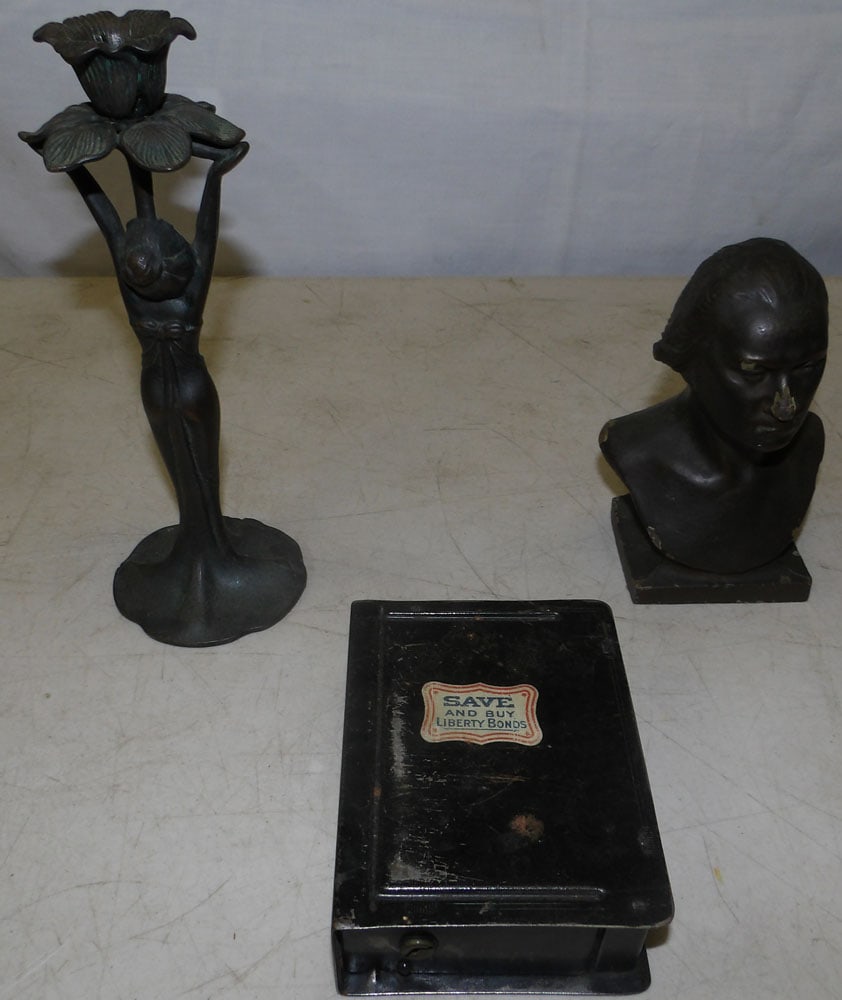 Lot of Vintage Metal & Cast Iron Items : Lot of Vintage Metal & Cast Iron Items . Up to 9" H 3" W 3" D ALL DESCRIPTIONS AND ANY CONDITION STATEMENT GIVEN BY LANGSTON AUCTION GALLERY ARE STRICTLY OPINIONS AND LANGSTON'S SHALL HAVE NO RESPONSI