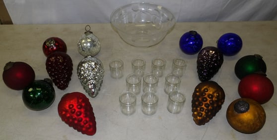 Lot of Vintage Christmas Ornaments & Glass Items