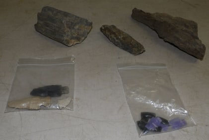 Lot of Arrowheads & Rocks