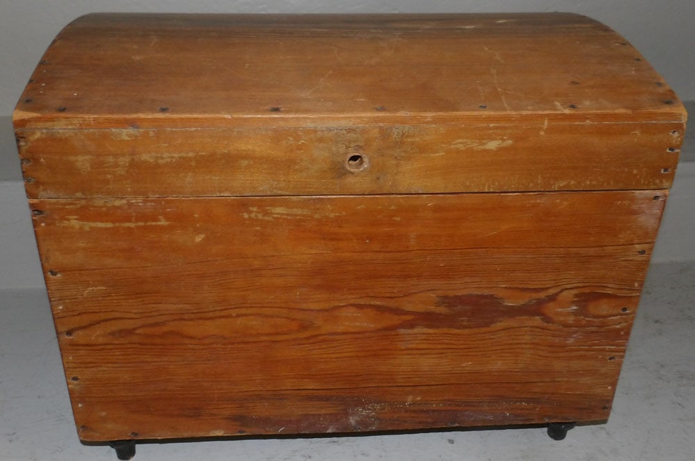 antique pine dome top box  (1 of 4)
