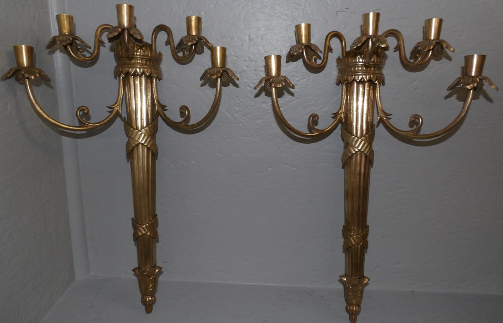 2 brass wall sconces (1 of 3)