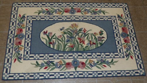 2' 7" by 4' hook rug