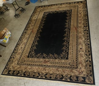 9' 3" x 13' 2" Machine Made Rug with Pheasant Motif