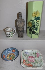 Lot of Oriental Porcelain Items