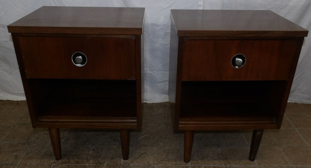 Pair of Mid Century Modern Walnut One Drawer Night Stands  (1 of 5)