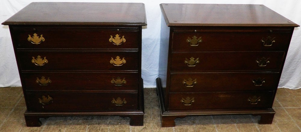 Pair of Mahogany Four Drawer Bachelor's Chests with Pull Out Slide (1 of 8)